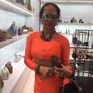 Meet your Posher, Estella